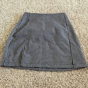 Brandy Melville skirt barely worn One size